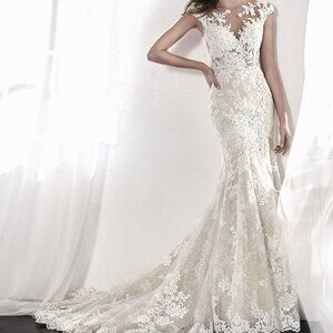 St. Patrick by Pronovias "Leticia" Wedding Gown (Unaltered)